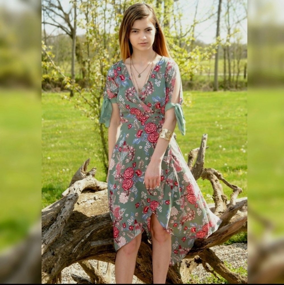 Jeanette Midi Dress Wrap Style V Neck Flowy Hi Lo Hem Sage Floral Sm Md Lg NWT